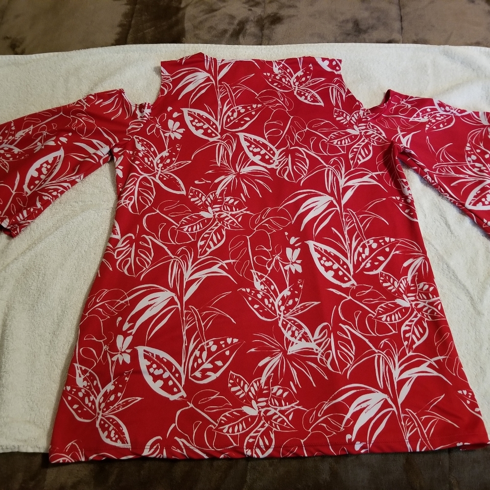 Cold Shoulder Tunic - Picture 2 of 5